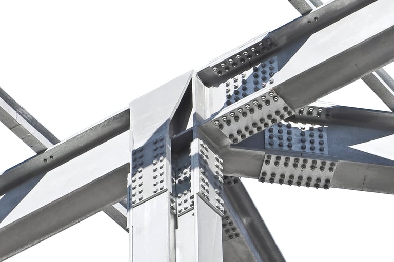 Precast steel structure with pillars and beams